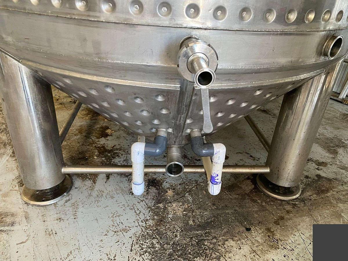 Used (2) available -Glacier 4100 Gallon jacketed brite/storage tanks