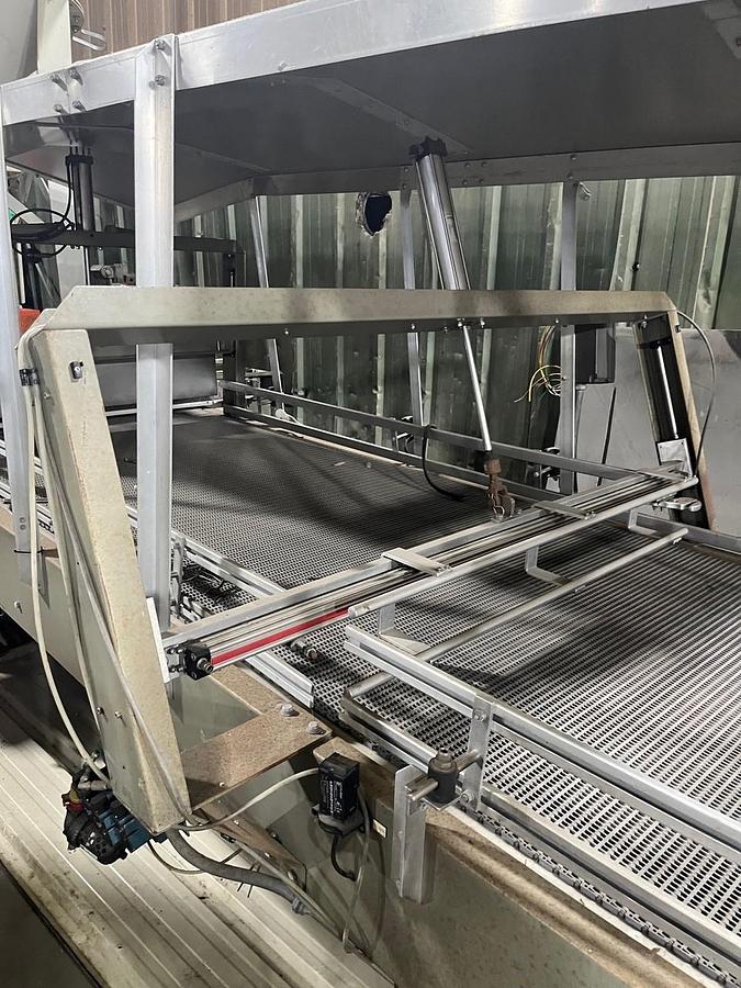 Used Custom Metal Designs De Bagging Machine