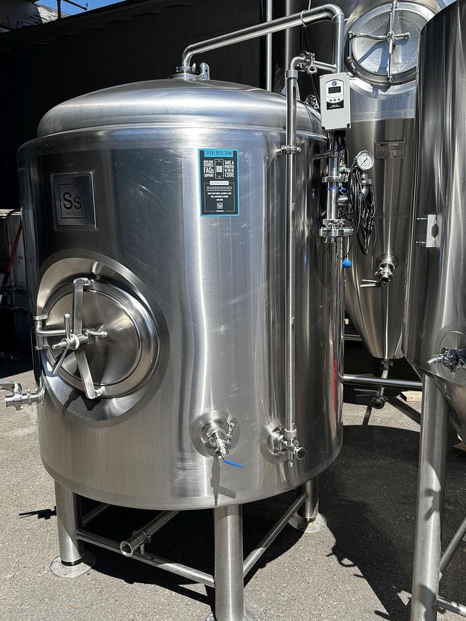 Used (1) Available - Used SS Brewtech 10 bbl / 310 Gal Jacketed Brite Tank