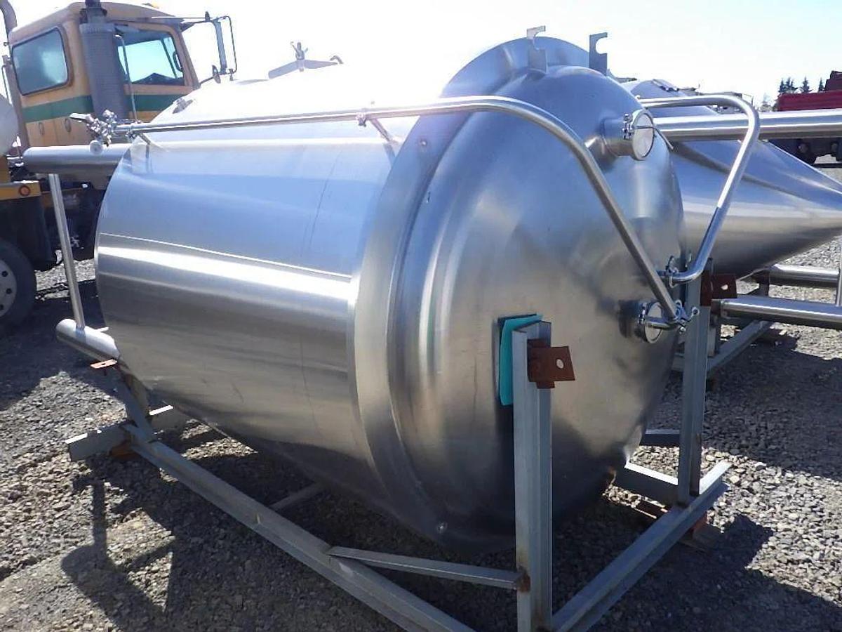 Used (2) Available - Previously Sold 20bbl / 25hl Jacketed Conical Fermenters
