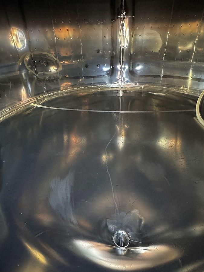 Used Used Letina 6200L / 1640 Gal closed top jacketed fermenter/ storage tank