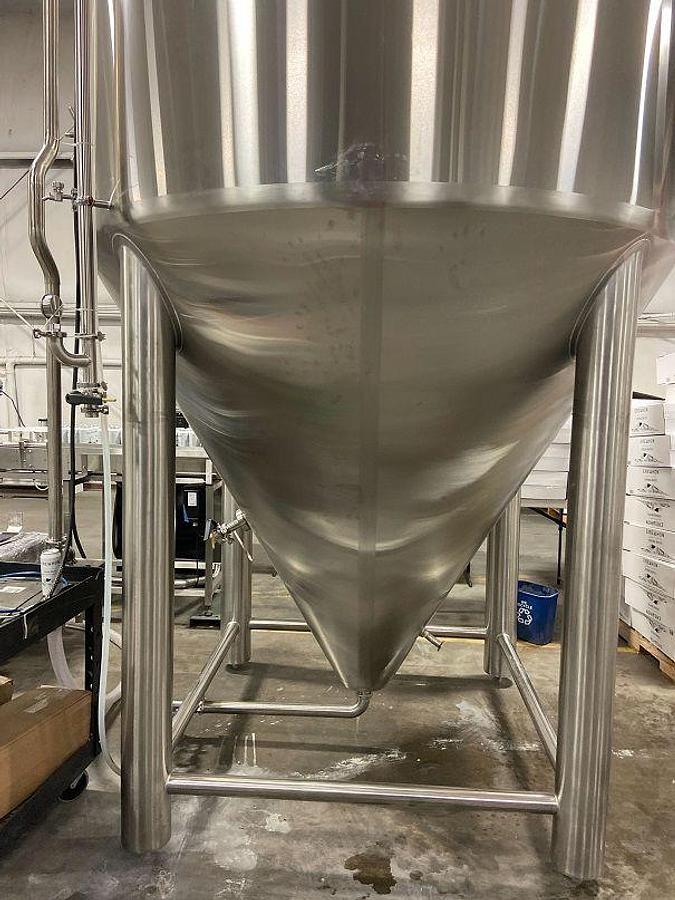 Used (1) Available - Used Alpha 60 bbl/ 1860Gal Jacketed Unitank Fermenter