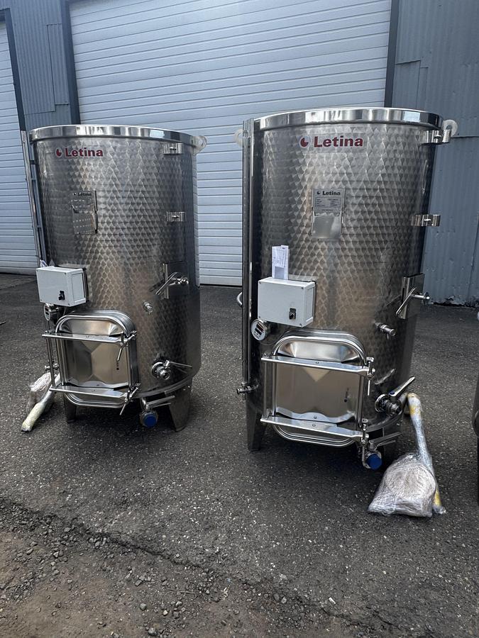 (3) available - New Stock Letina 1050L / 277 Gal VC jacketed fermenter