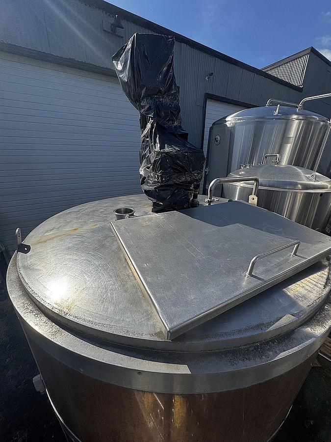 Used Used 15 bbl / 465 Gal DME mash tun and kettle with platfrom