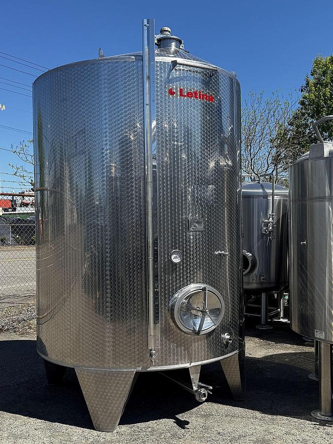 Used (1) Available - Used Letina 8750L/ 2312 Gal jacketed storage/ fermenter