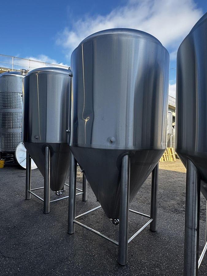 Used (4) available - Used PBST Pacific Brew 30 bbl / 930Gal Unitank Fermenter