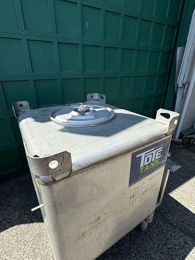 Used Tote Systems 1325L / 350Gal square storage tank