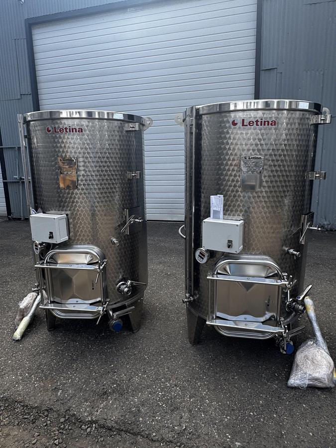 (3) available - New Stock Letina 1050L / 277 Gal VC jacketed fermenter