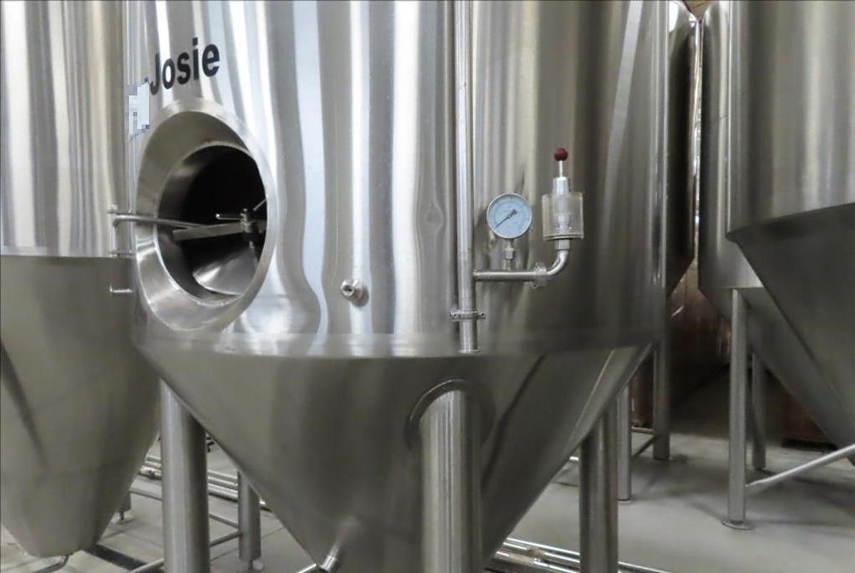 Used (2) Available - Used 40bbl / 1240 Gal jacketed conical fermenters - 