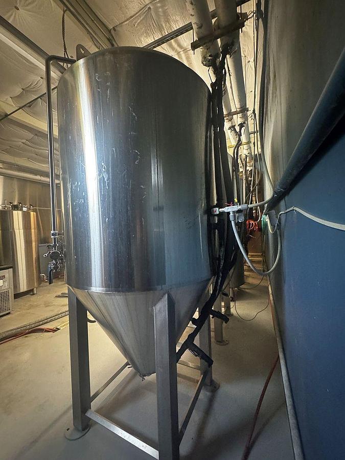 Used Used Metalcraft Fabrication 15 bbl / 465Gal Jacketed Concial Unitank Fermenter