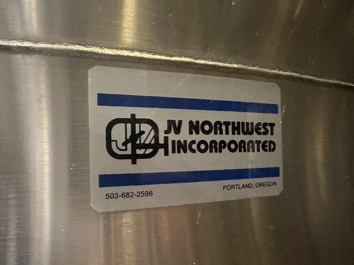 Used Used JV Northwest 115bbl / 3565 Gallon jacketed/Insulated cold water / storage tank