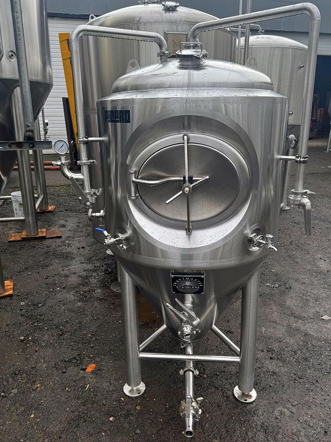 Used (3) Available - Used Craftmaster Stainless 3.5 bbl / 139 total gal Fermenters