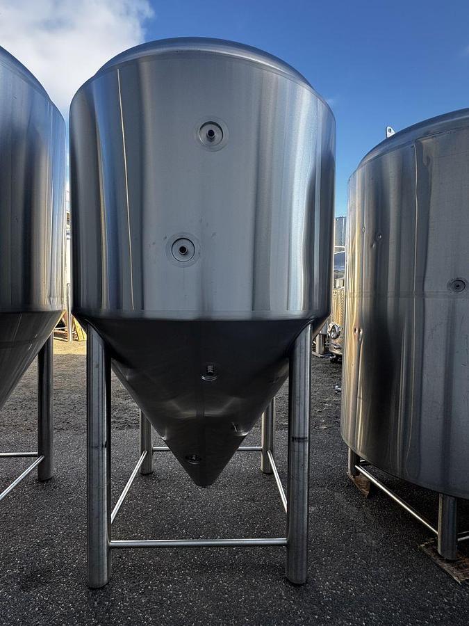 Used (1) Available - NEVER USED - Cassman 30 bbl/ 930gal unitank fermenter