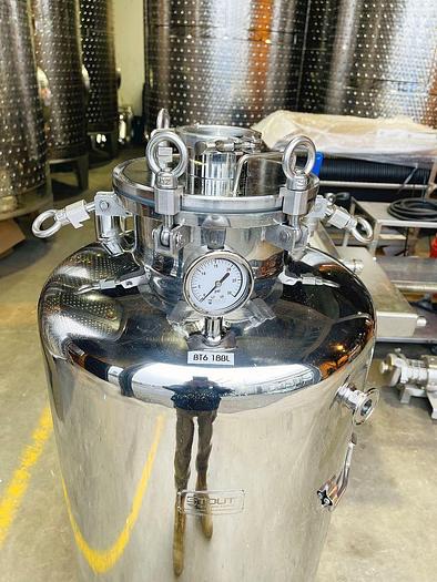 Used Used 1bbl / 40 Gallon closed single wall storage tank