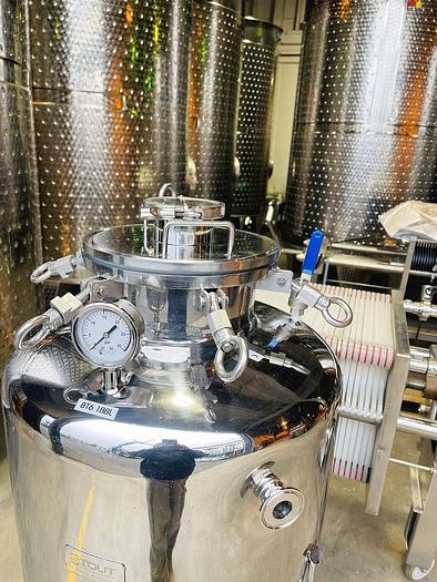 Used Used 1bbl / 40 Gallon closed single wall storage tank