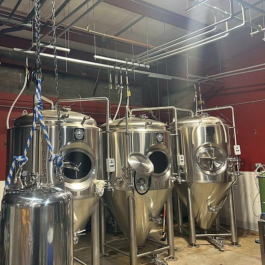 Used (3) Available - Used 10 bbl / 310 Gal Craftmaster Unitank Fermenters