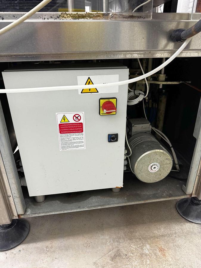 Used Used GAI 1301 Monoblock filling line for non carbonated beverage products