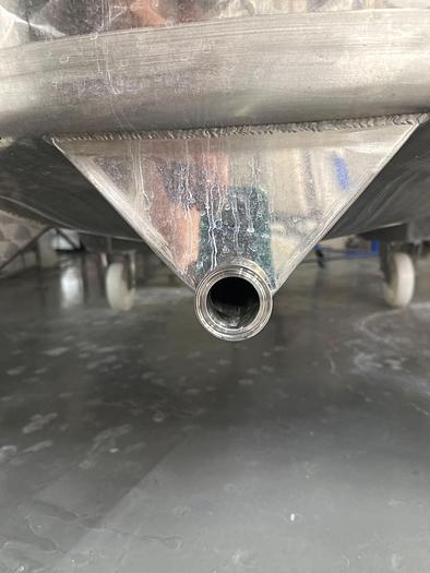 Used Used Letina 4000L / 1056Gal single wall mix tank with wheels