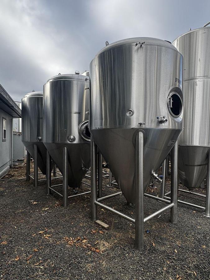 Used (1) Available - Used GW Kent 30 bbl / 930Gal jacketed unitank fermenter