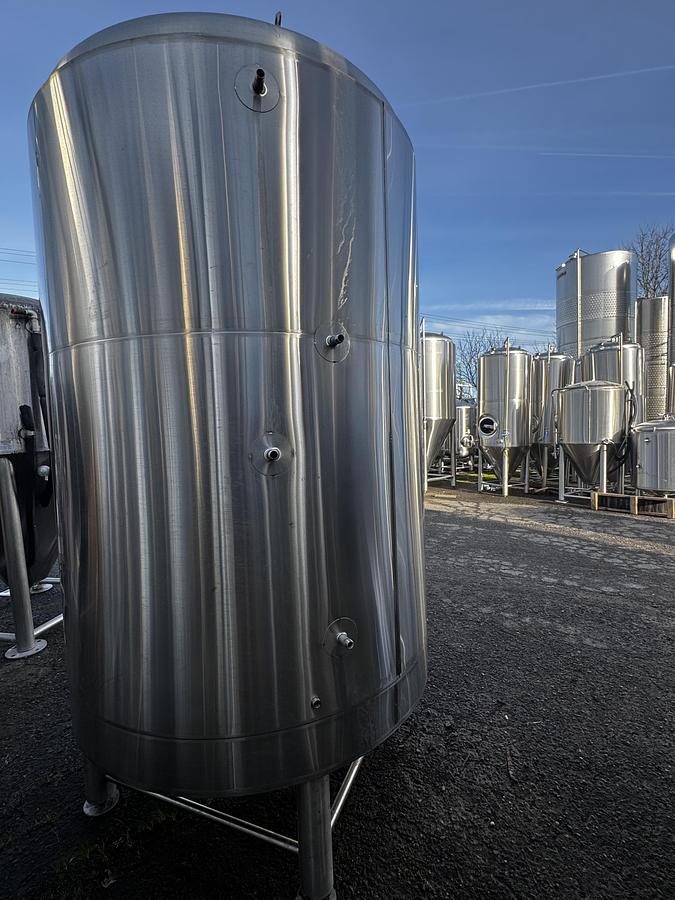 Used (1) Available - Used Specific Mechanical 40hl / 1056 Gal / 33 bbl jacketed brite tank - 2022