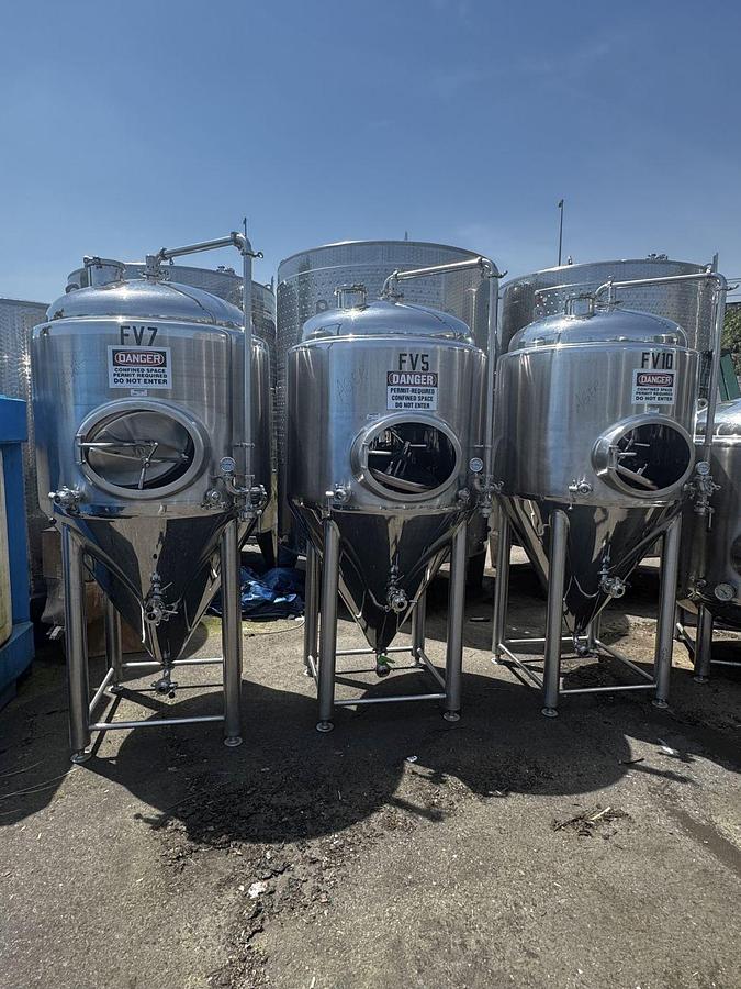 Used (3) Available - Used 7bbl / 217 Gal conical jacketed Glacier Tank fermenters