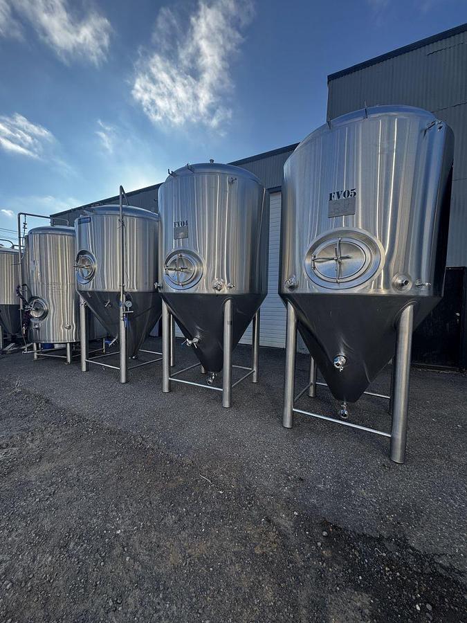 Used (4) available - Used PBST Pacific Brew 30 bbl / 930Gal Unitank Fermenter