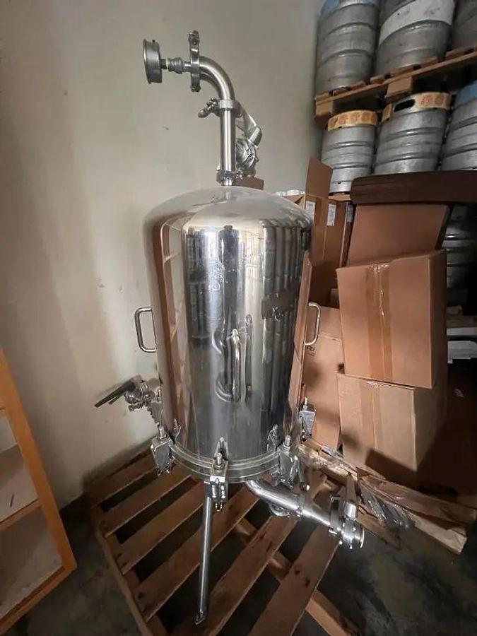 Used Used Pall 16" 2-high lenticular filter housing