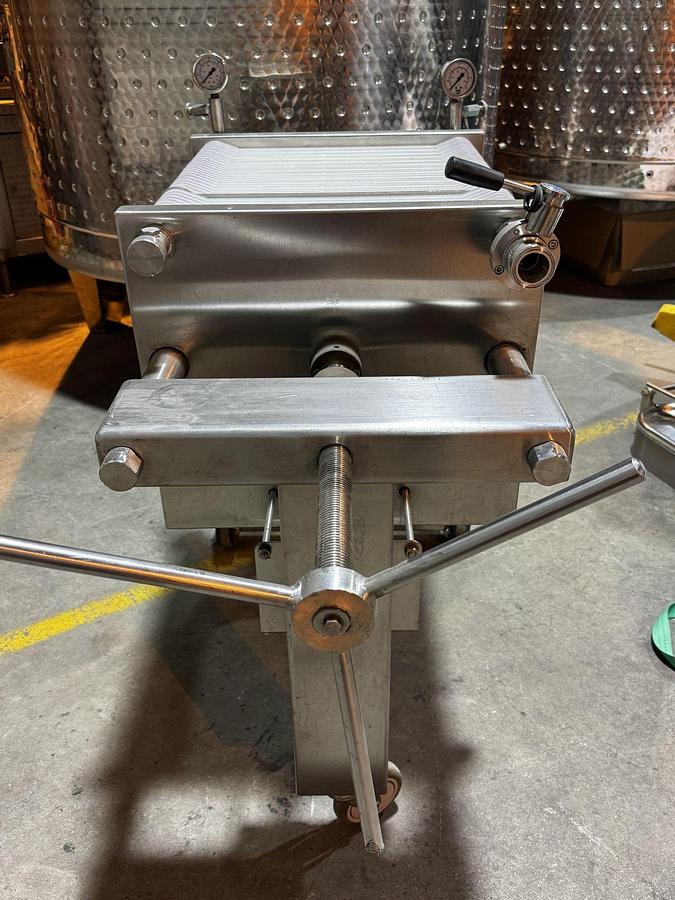 Used Used Marchisio 40cm x 40cm plate and frame filter