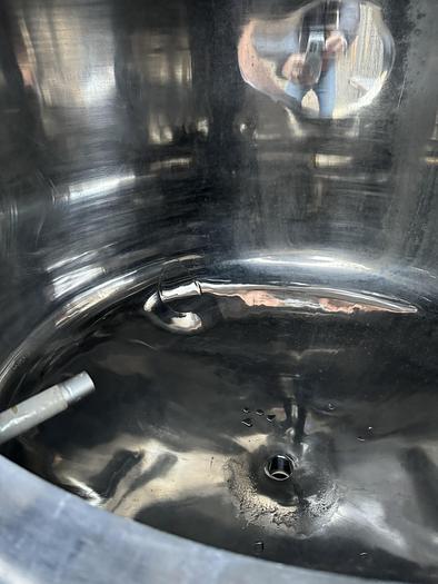 Used (2) available - Used 3 bbl / 95 Gallon single wall serving tanks