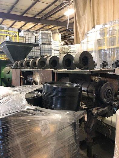 Used STERLING 4.5 " EXTRUDER 32.1 VENTED BARREL 200HP DC