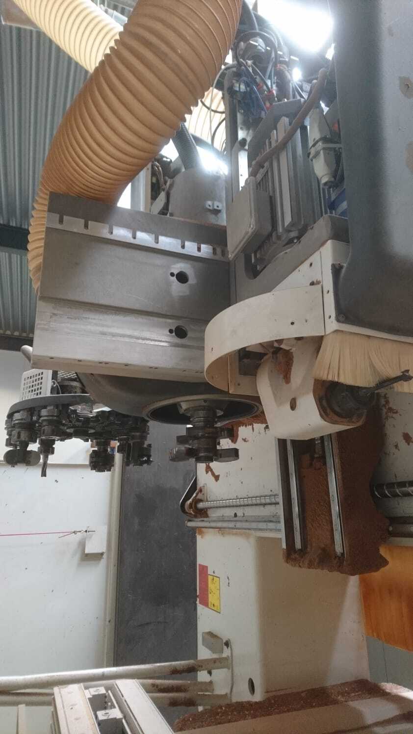 Used Scm Record 240 TV - CNC Machining Centers -2002