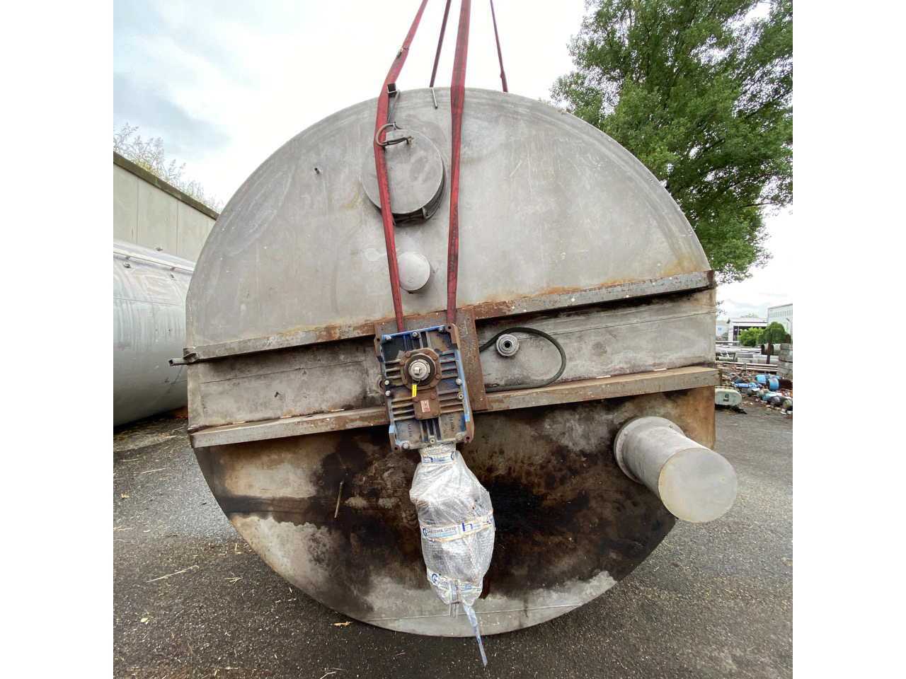 Usato Serbatoio con agitatore, da 27600 Litri