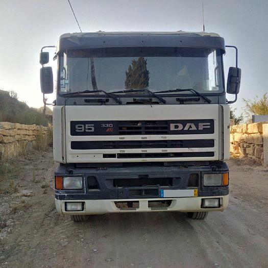 Usado 1991 DAF 95 330 ATI 19 Ton chassis cab truck.