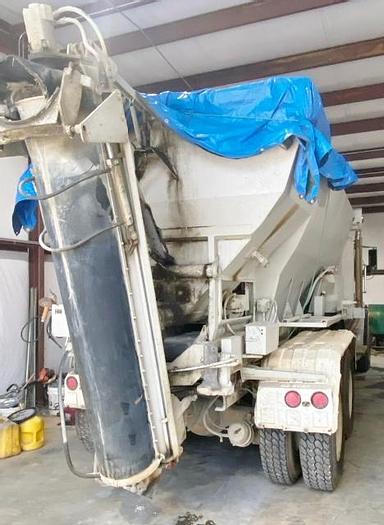 Used 1998 Reimer 9 Yard Volumetric Mixer Truck