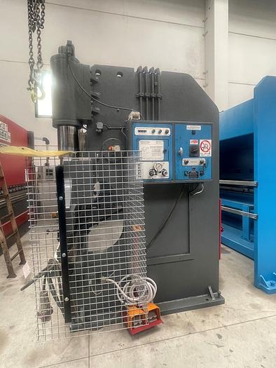 Usato PIEGATRICE ROMEA IDRAULICA 5000 X 160 TON