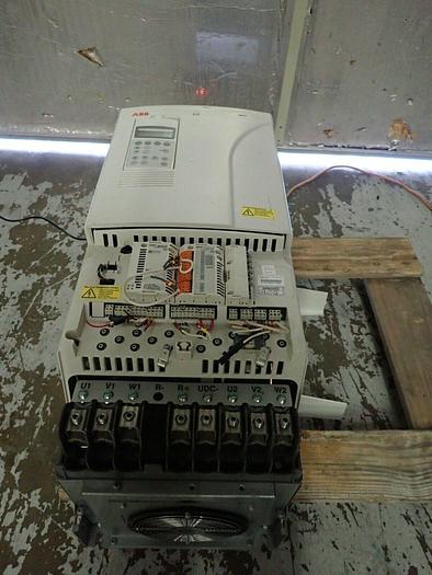 Used ABB ACS800-01-007-3 AC Drive w/ Control Panel CDP312R