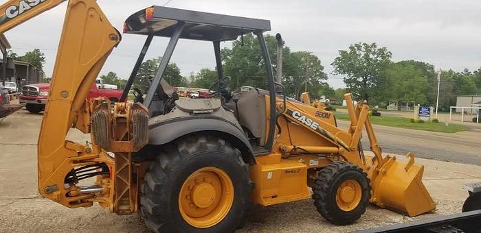 Used 2006 CASE 580M