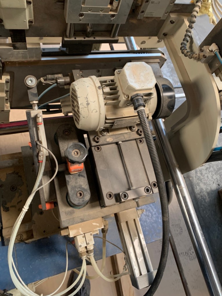 Ricondizionato 2004 Squadratrice doppia, marca Friulmac modello Idramat