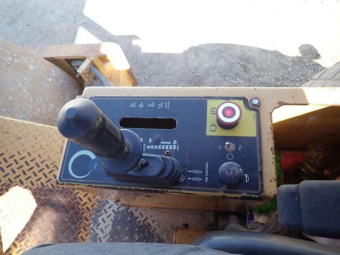 Used 1997 CATERPILLAR CS-563C