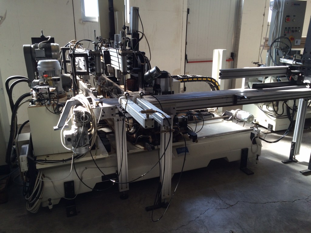 Usato 2008 Fresatrice Levigatrice Troncatrice per gambe di sedia o elementi simili