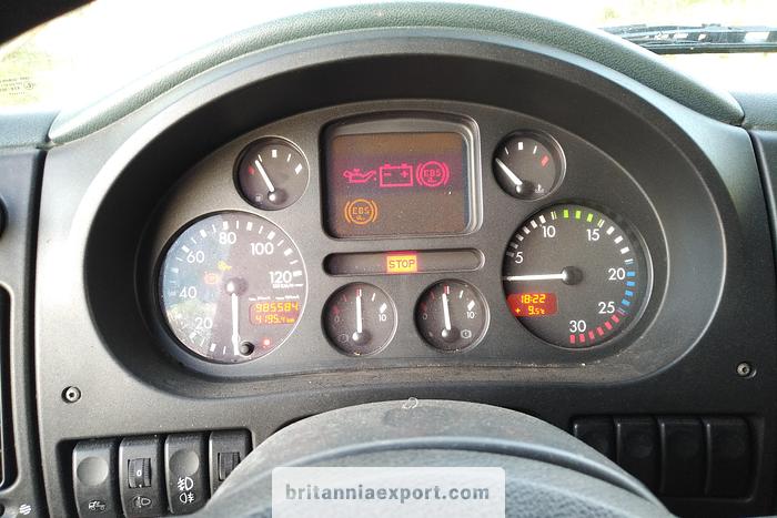 Used 2005 DAF XF95 430 manual tractor unit