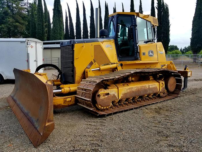 Used 2011 John Deere 850J WLT