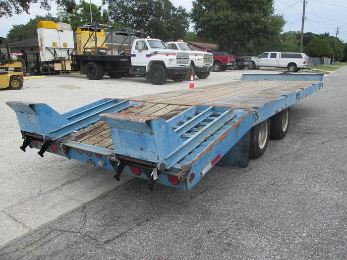 Used 1991 International 10 Ton Equipment Trailer