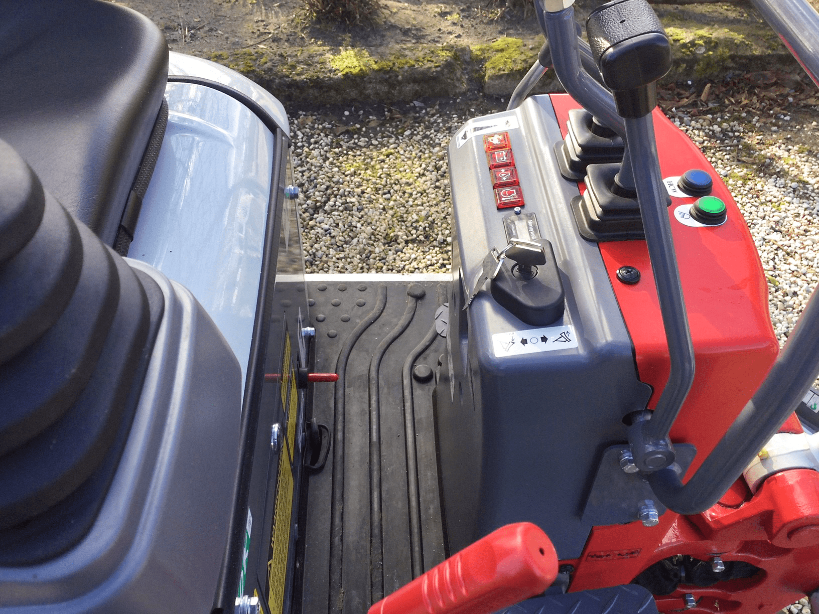 Used Takeuchi TB210R - Mini Excavator - 2021