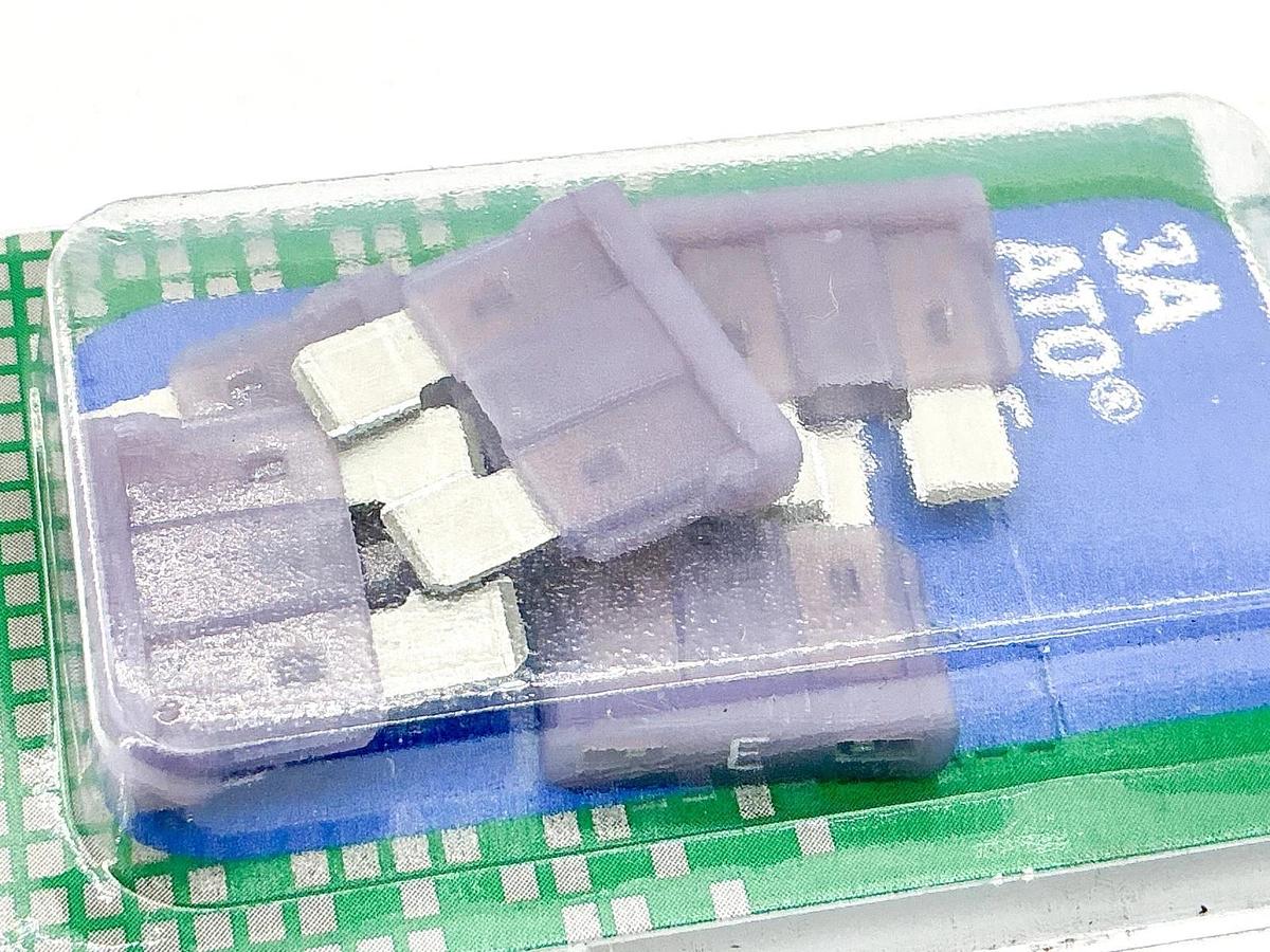 New Lot of 10 Littelfuse ATO003.VP Carded Fuse 3A ATO3BP