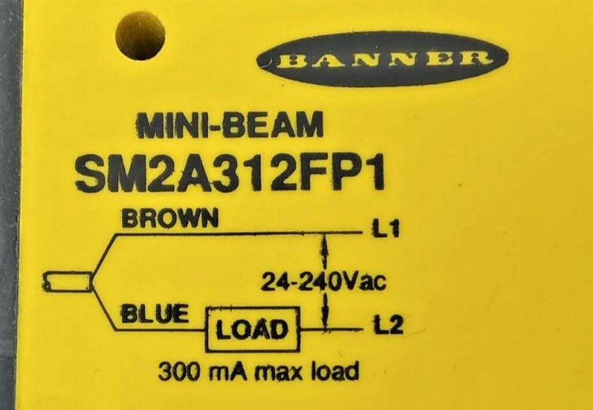 New Banner Engineering SM2A312FP1 Photoelectric Sensor 24-240VAC 63750 - No Box