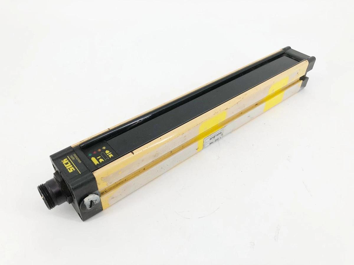 Used Sick FGSE 300-111 Light Curtain Receiver 300mm Height 6m sensing Distance 24V