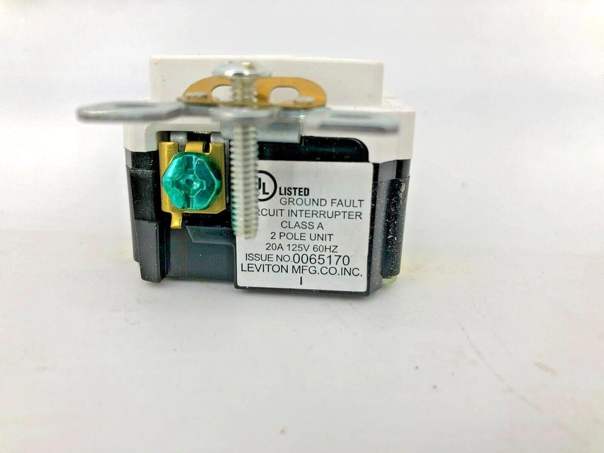 New Lot of 3 Leviton GFNT2-3W Self-Test SmartlockPro Slim GFCI Receptacles