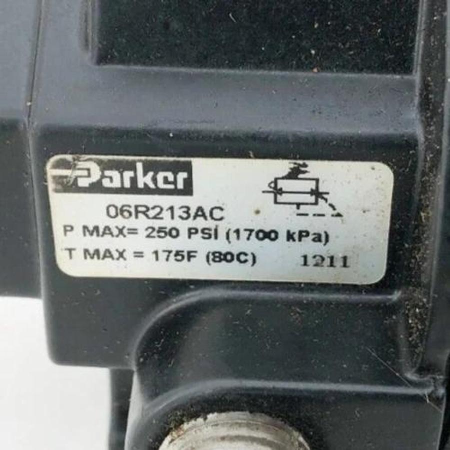 Used Parker 06R213AC Regulator Valve With Gauge 250 PSI 175F