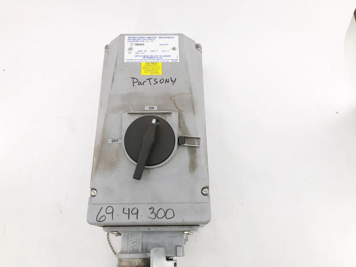 Used Eaton Crouse-Hinds CSR33542 Interlocked Arktite Receptacle (For Parts Only)